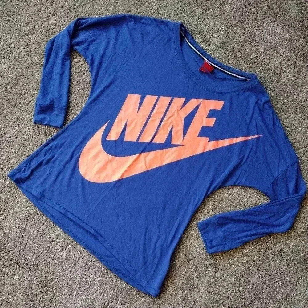 Nike Dolman Sleeve T-shirt Medium